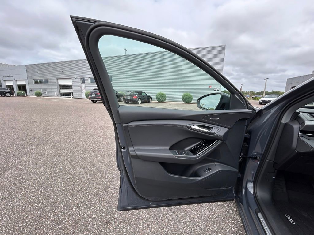 Used 2025 Audi Q6 e-tron Premium Plus w/ Premium Plus image 66