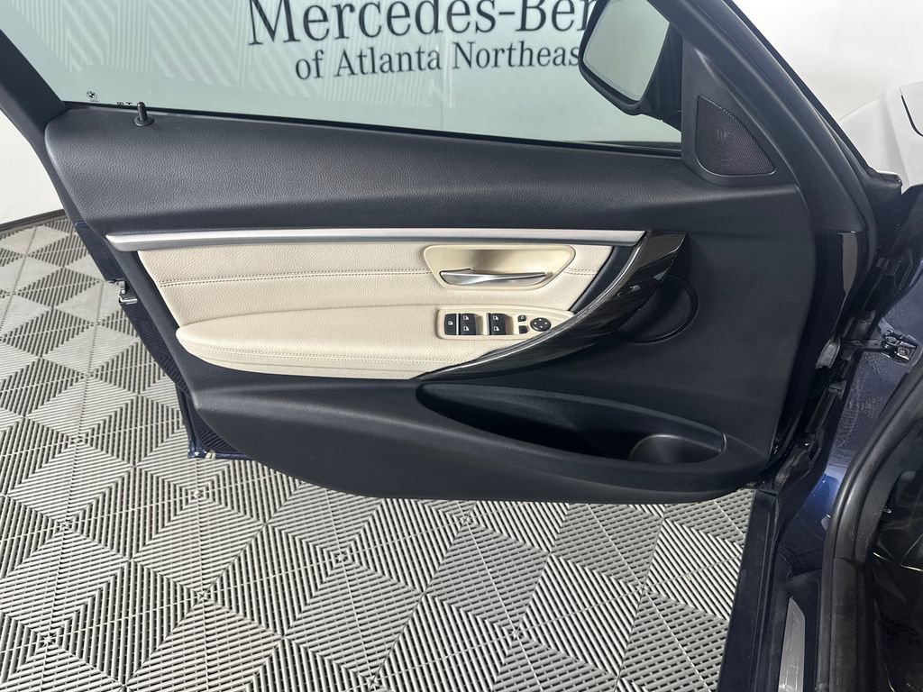 Used 2017 BMW 330i Sedan image 10