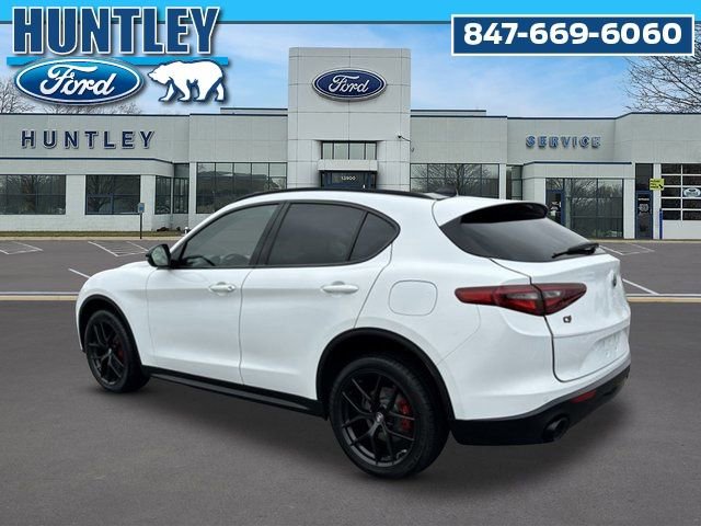 Used 2020 Alfa Romeo Stelvio Sprint w/ Nero Edizione image 5