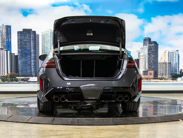 New 2027 BMW M5 w/ Executive Package AWD/4WD image 12