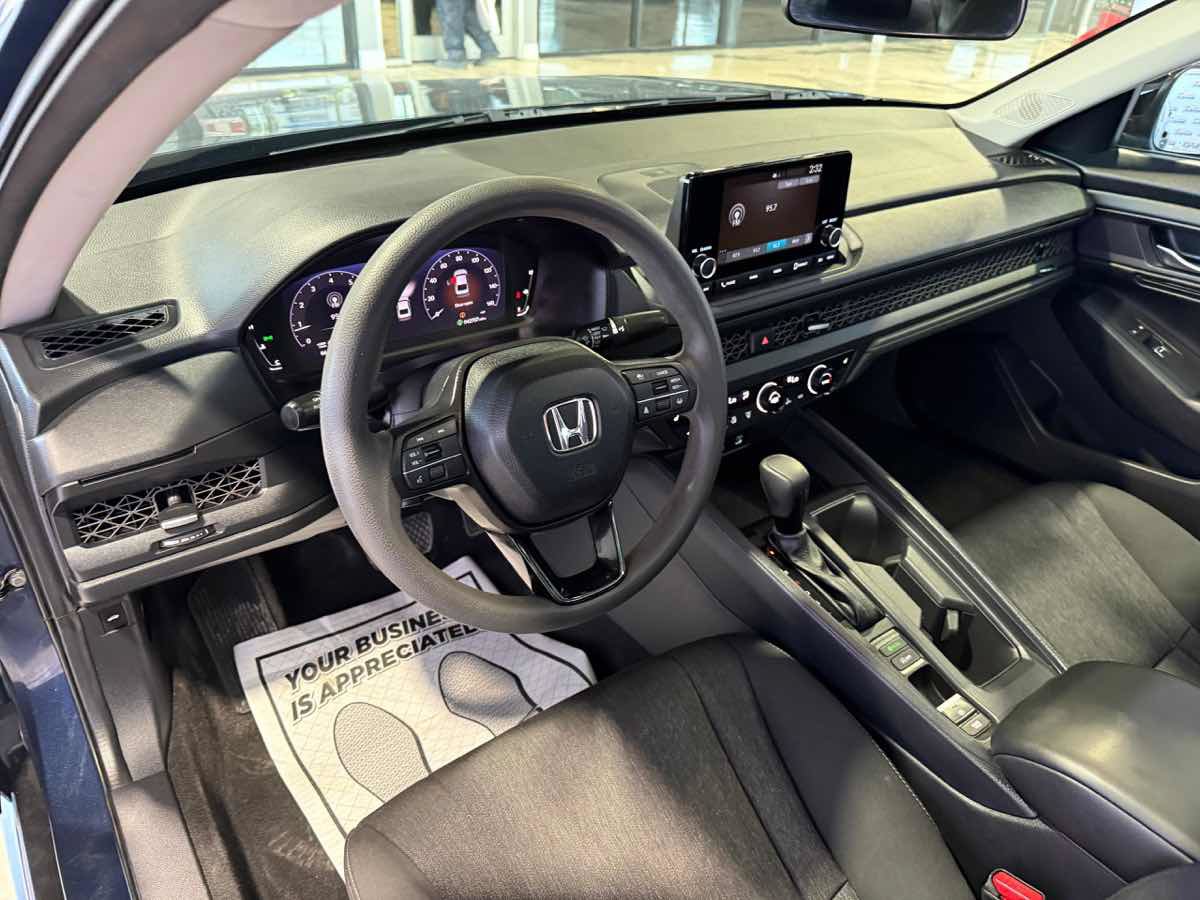 Used 2025 Honda Accord SE image 28