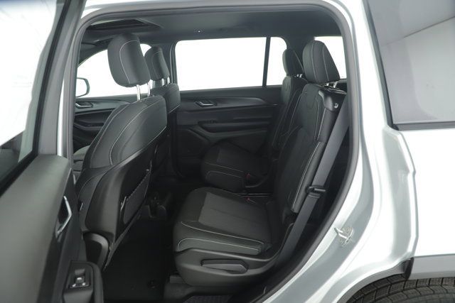 New 2025 Jeep Grand Cherokee L Laredo w/ Luxury Tech Group I image 16