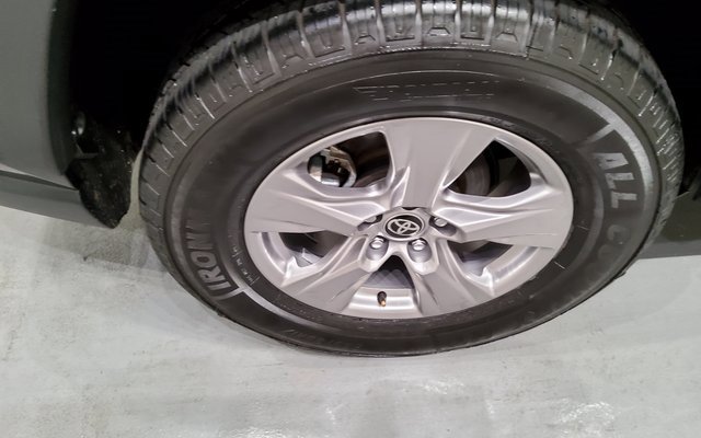 Used 2024 Toyota RAV4 XLE image 37