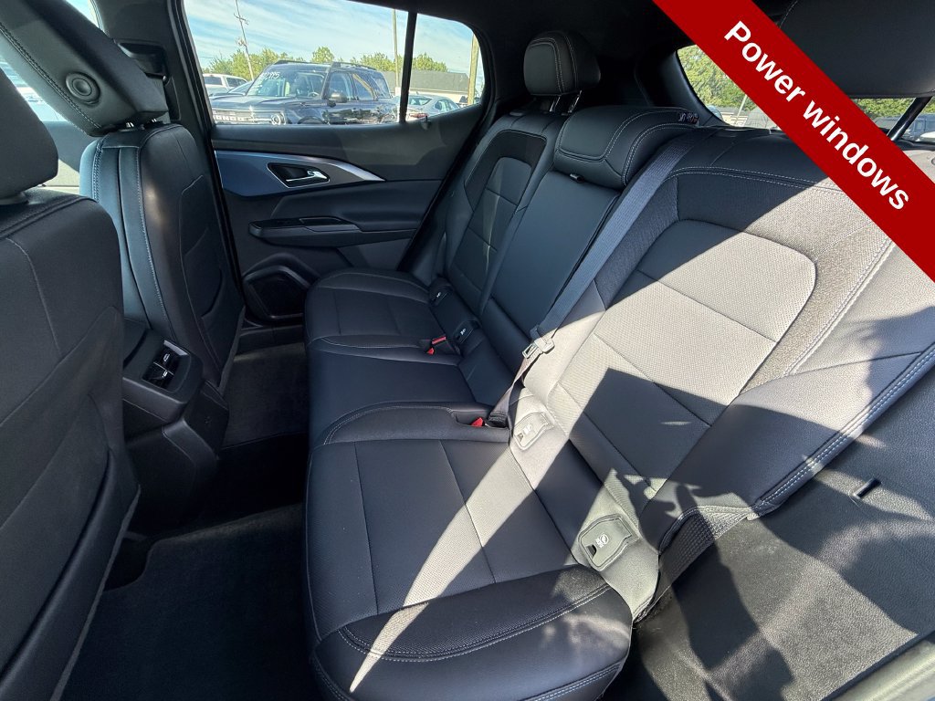 Used 2024 Chevrolet Equinox EV LT FWD image 35