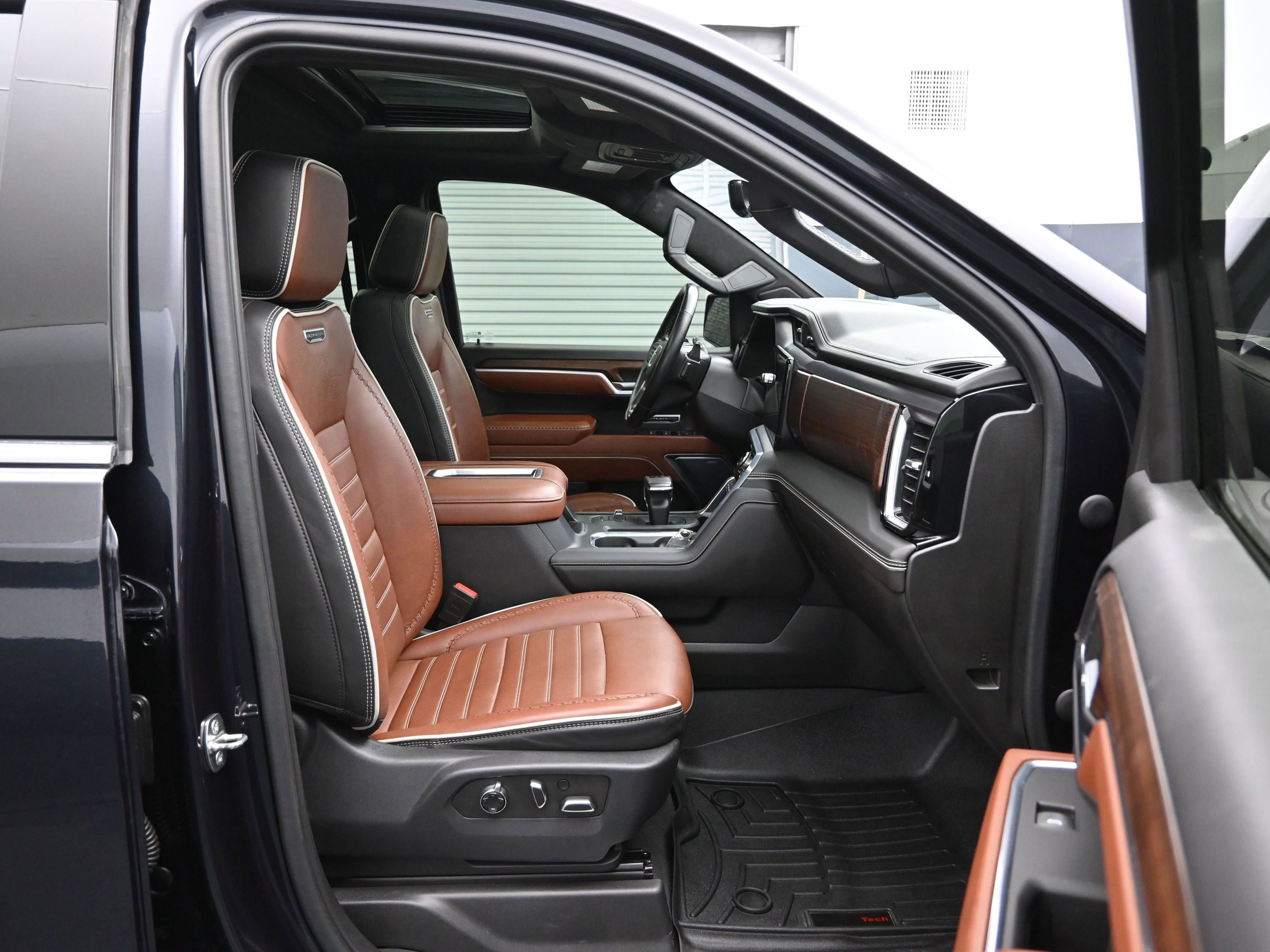 Used 2022 GMC Sierra 1500 Denali Ultimate image 13