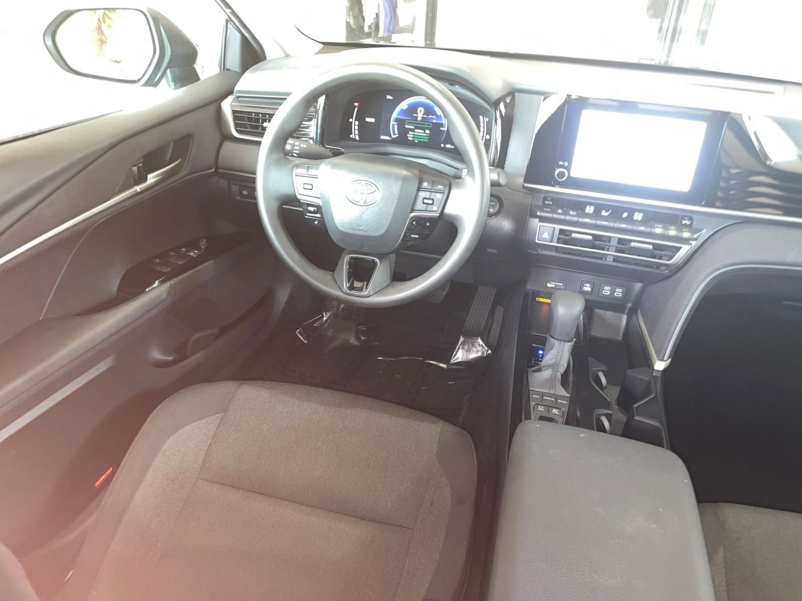 Used 2025 Toyota Camry LE image 33