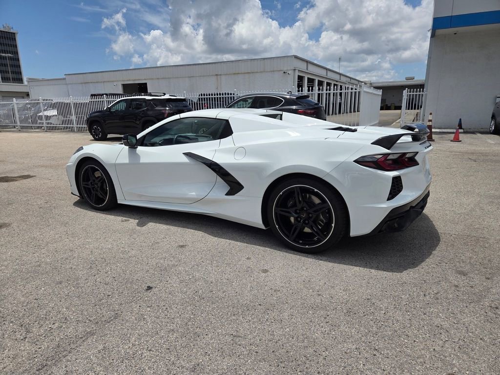 Used 2023 Chevrolet Corvette Stingray Premium Conv w/ Z51 Performance Package RWD image 9