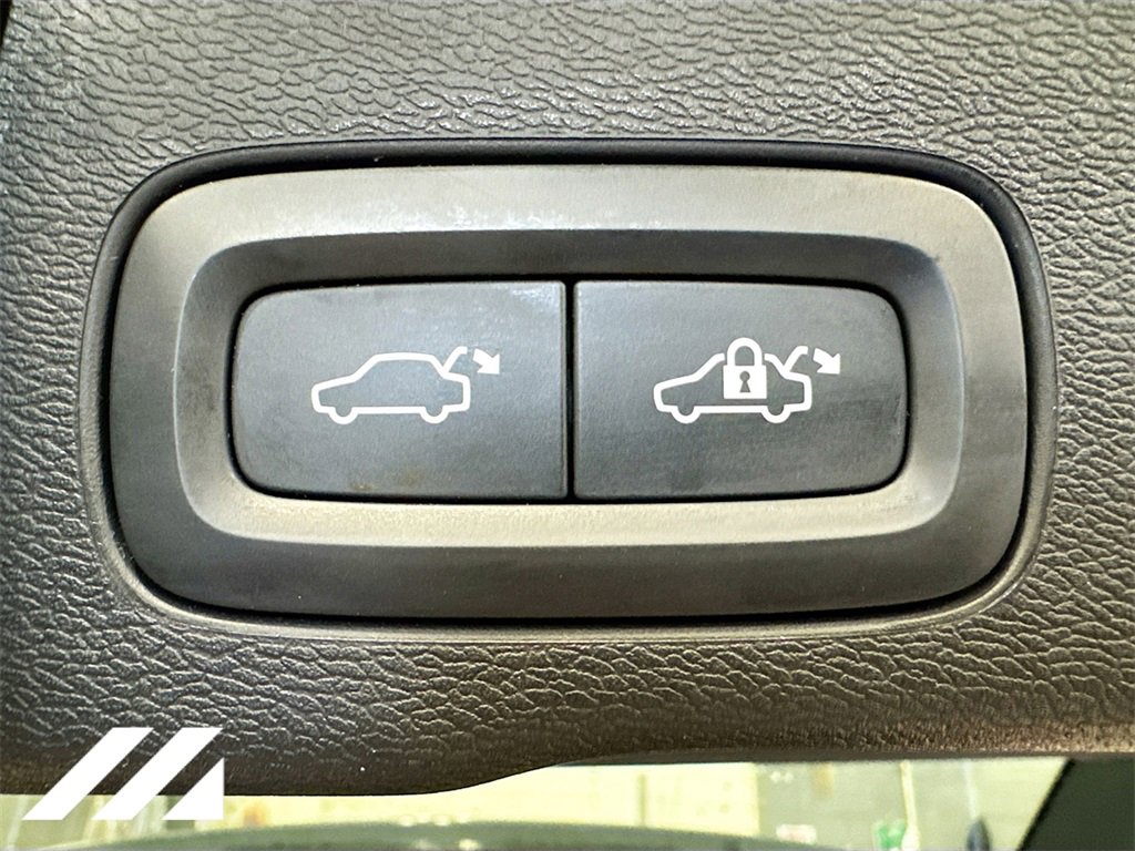 Used 2022 Volvo XC60 B6 Inscription w/ Advanced Package image 30