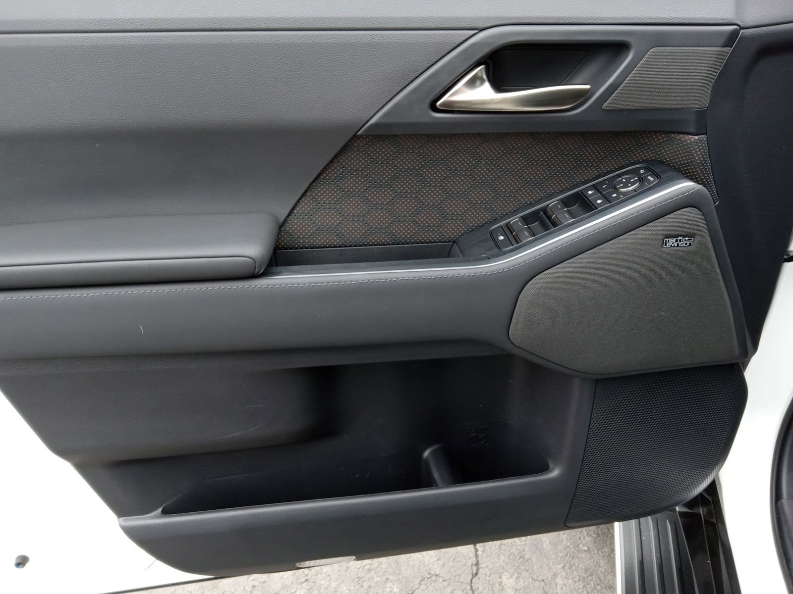 Used 2024 Lexus GX 550 w/ Accessory Package (Z1) image 9