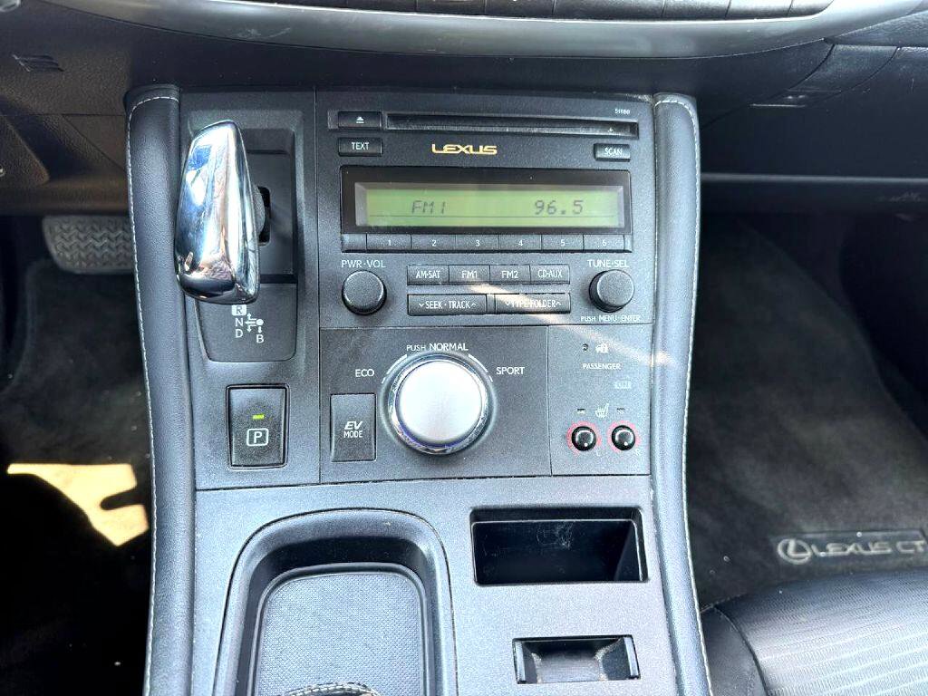Used 2012 Lexus CT 200h image 22