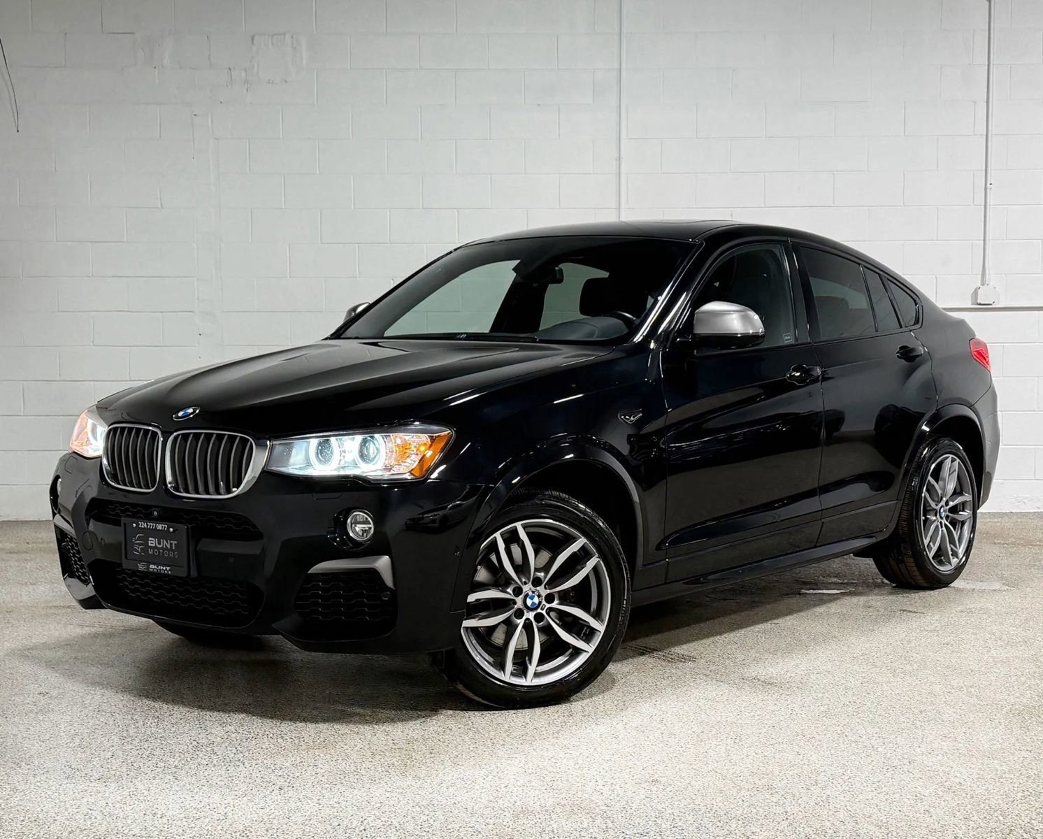 Used 2018 BMW X4 M40i image 2