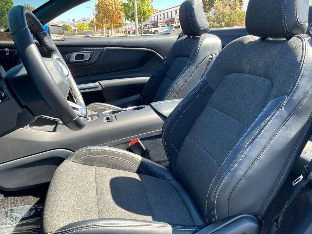 Used 2025 Ford Mustang Convertible RWD image 19