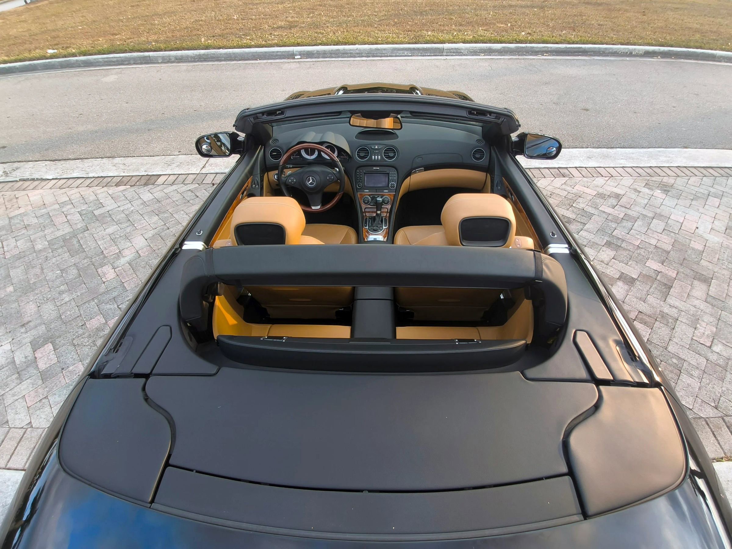 Used 2012 Mercedes-Benz SL 550 image 17