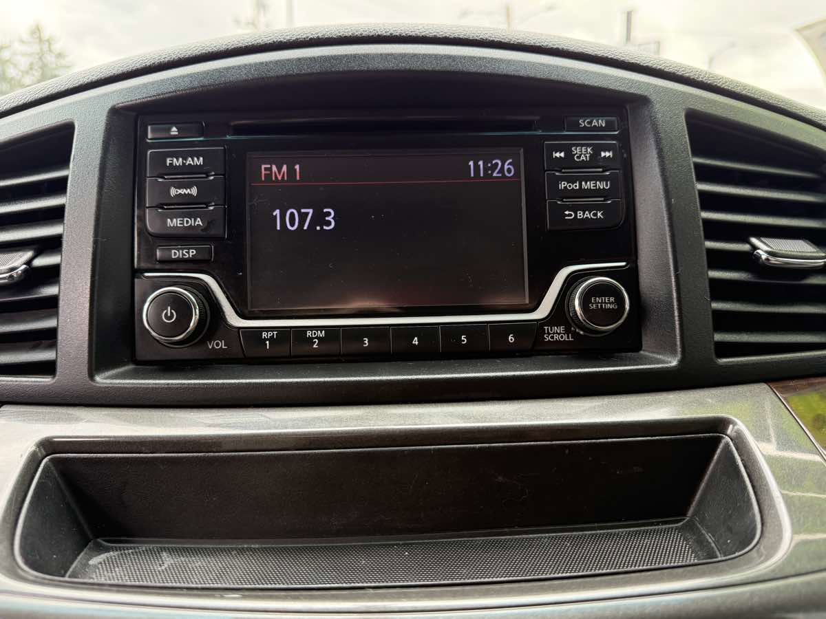 Used 2016 Nissan Quest SV image 26