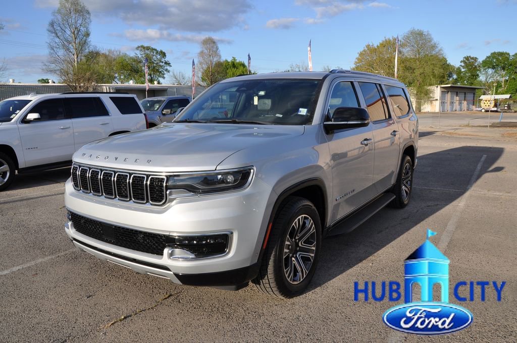 Used 2024 Jeep Wagoneer L Series II RWD image 1