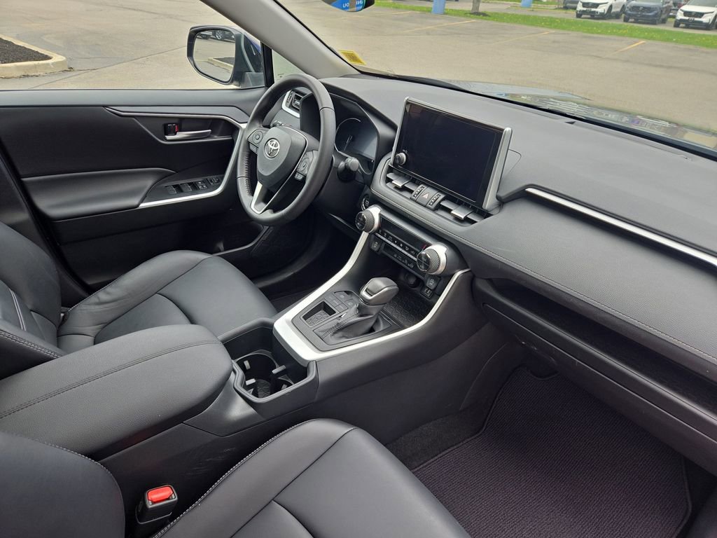 Used 2024 Toyota RAV4 XLE Premium image 27