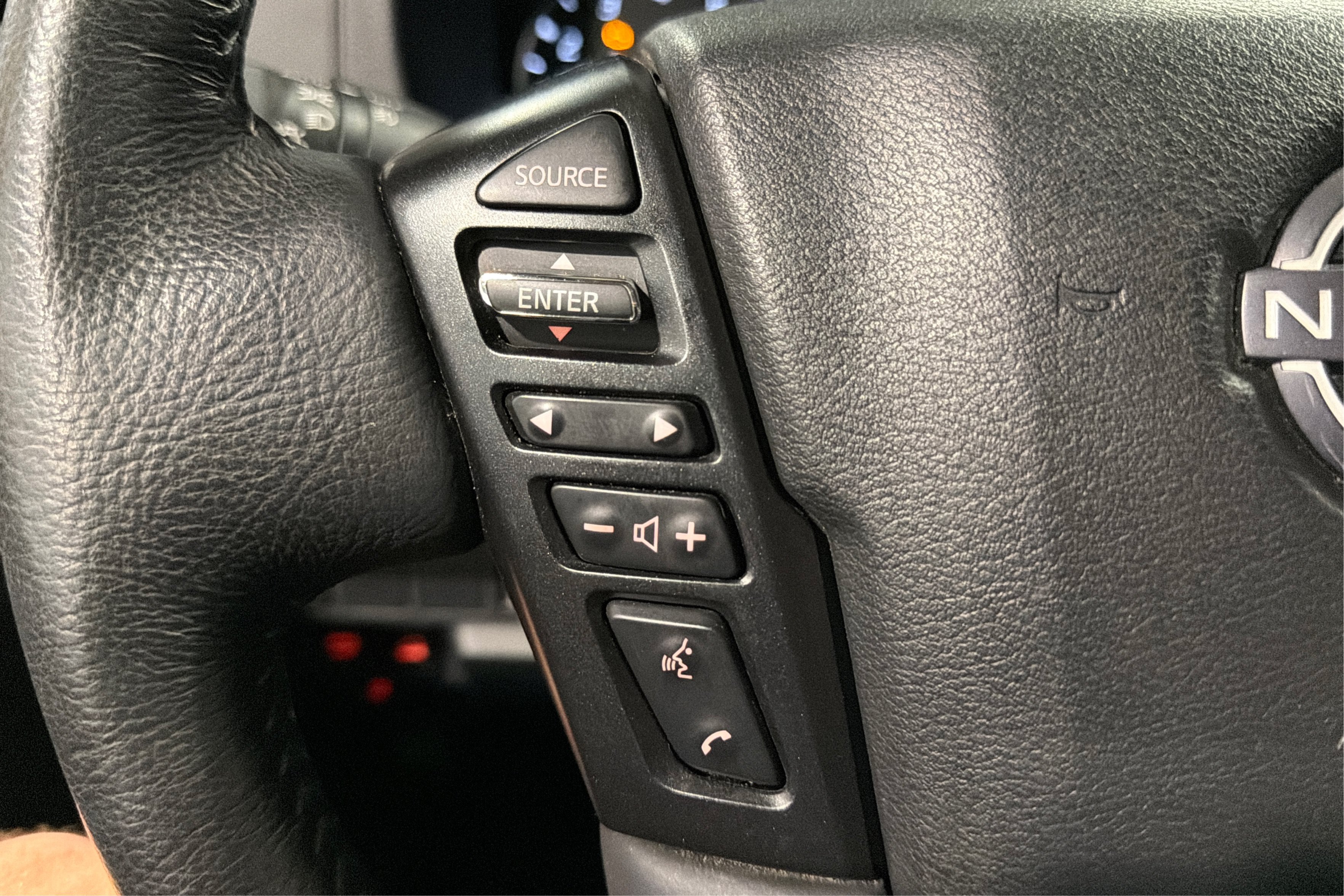 Used 2022 Nissan Frontier SV AWD/4WD image 23