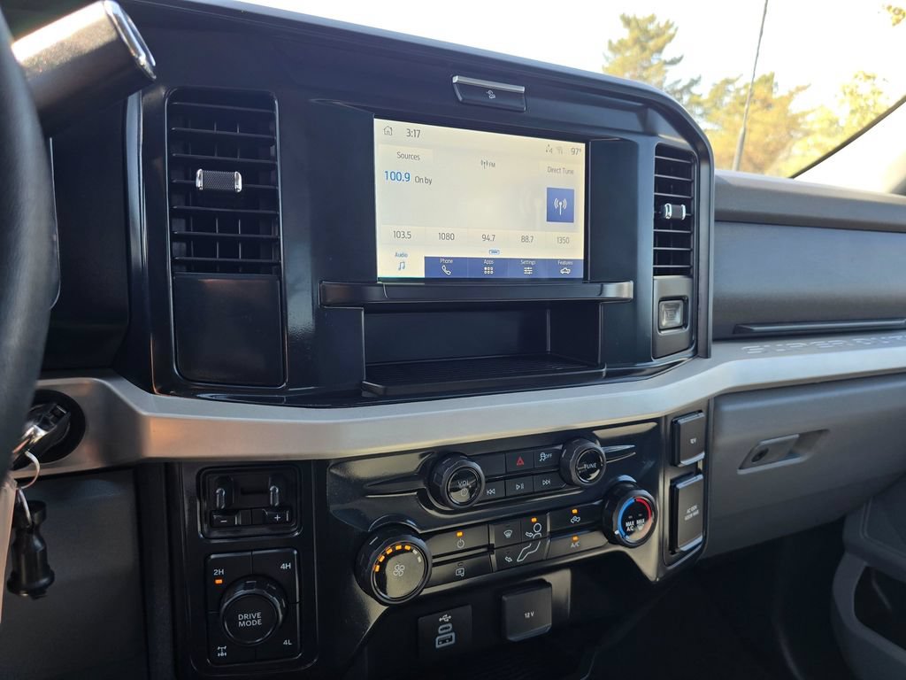 Used 2025 Ford F250 XLT w/ FX4 Off-Road Package AWD/4WD image 18