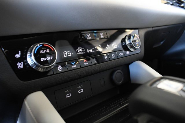 New 2026 Mitsubishi Outlander SEL AWD/4WD image 40