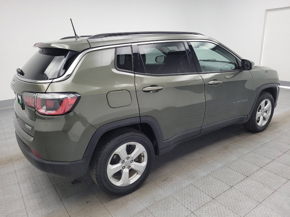 Used 2018 Jeep Compass Latitude FWD image 9