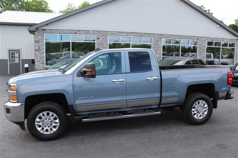 Used 2015 Chevrolet Silverado 2500 LT w/ LT Convenience Package AWD/4WD image 3