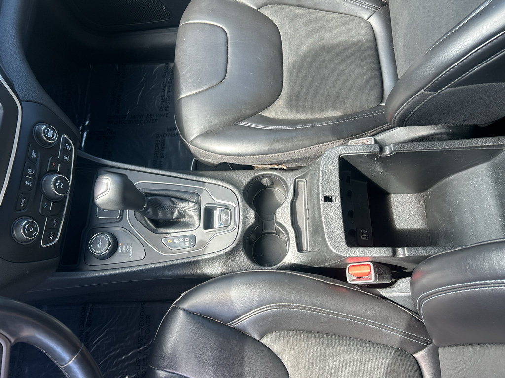 Used 2021 Jeep Cherokee Latitude Plus AWD/4WD image 20