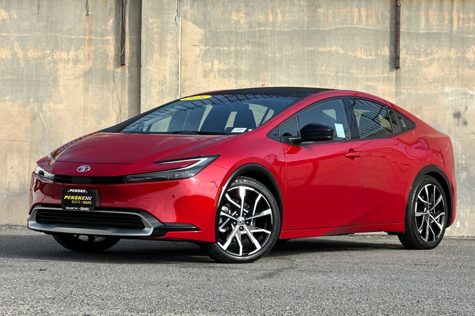 Used 2026 Toyota Prius Plug-In Hybrid FWD image 8
