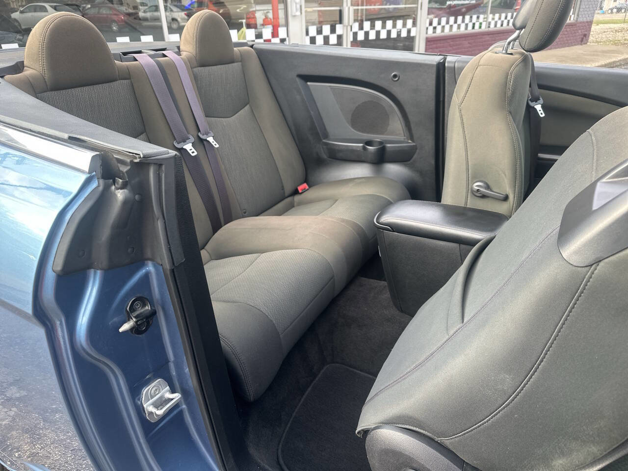 Used 2011 Chrysler 200 Touring image 20