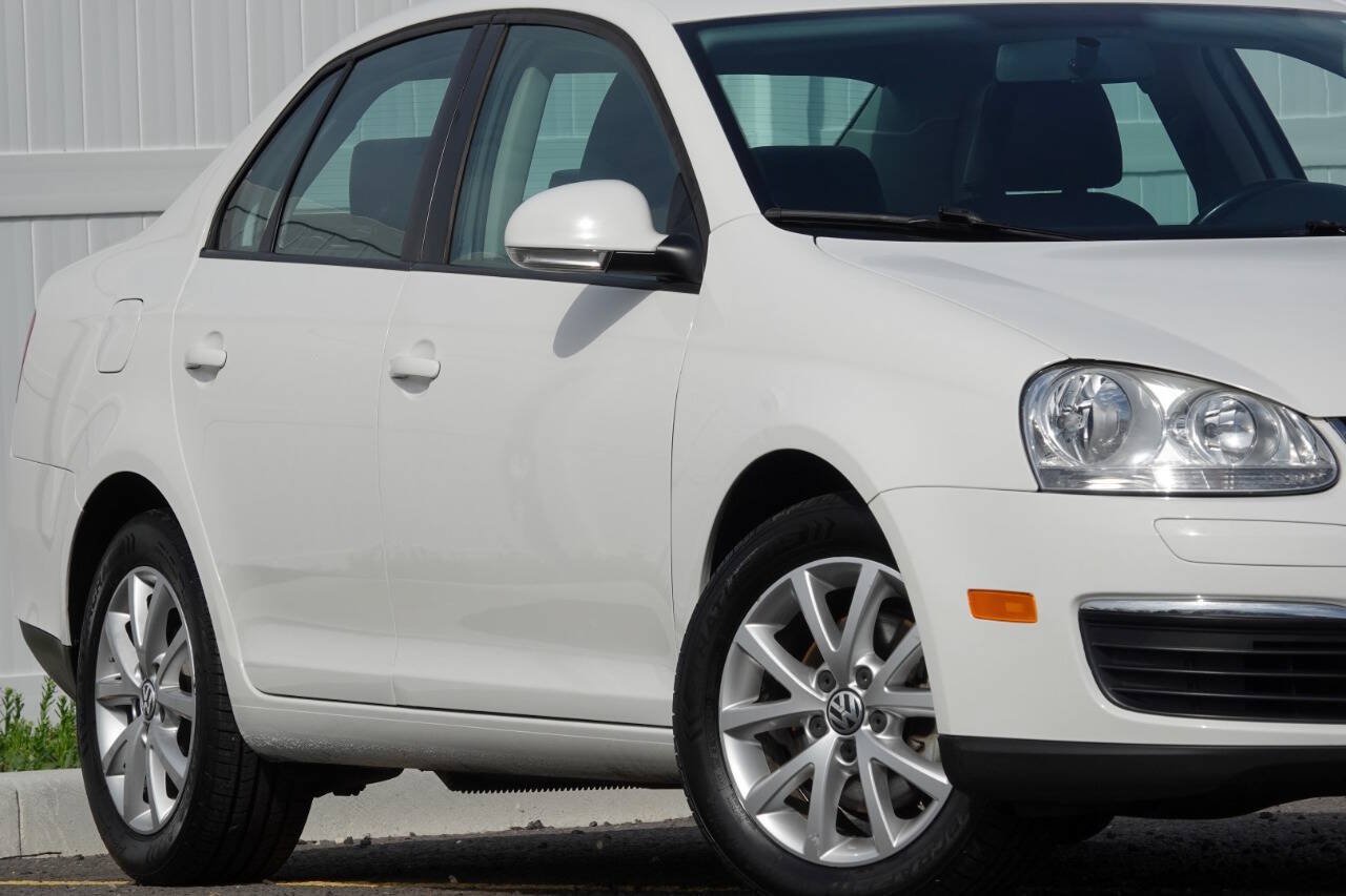 Used 2010 Volkswagen Jetta Limited Edition FWD image 33