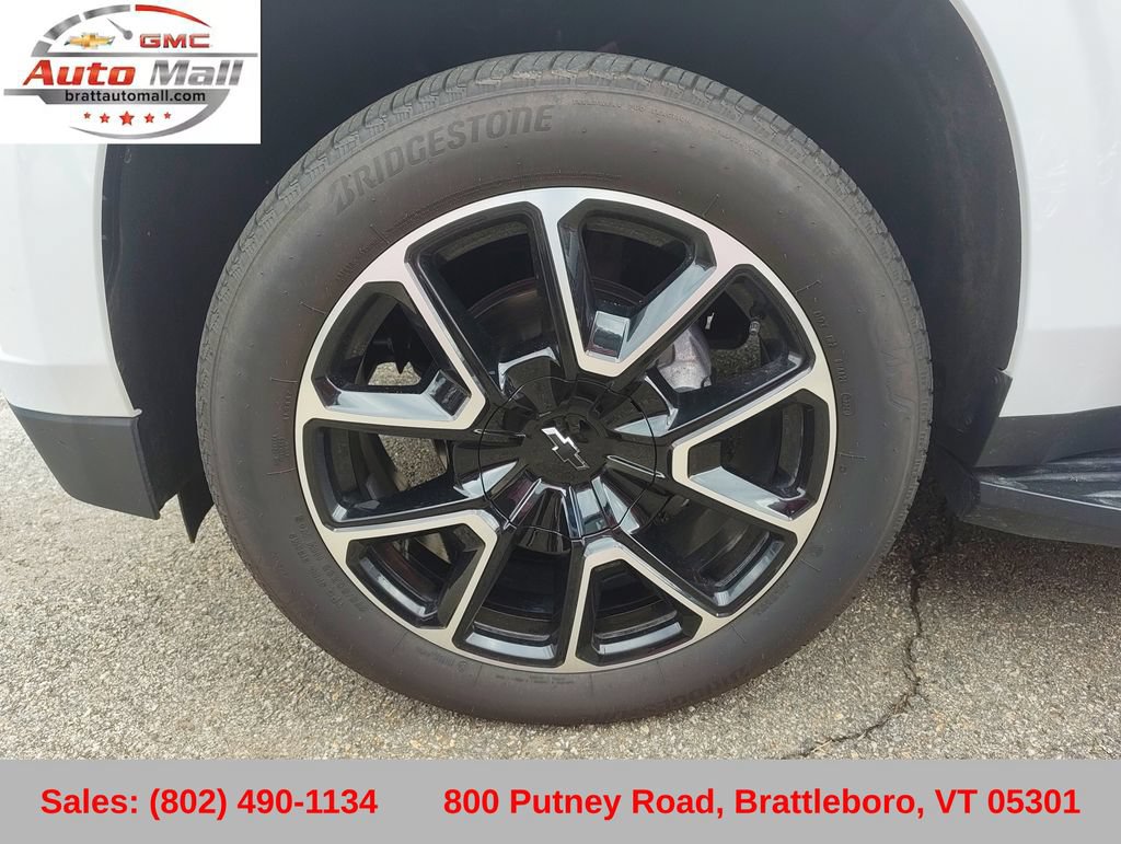 Certified 2024 Chevrolet Suburban RST w/ Luxury Package AWD/4WD image 27