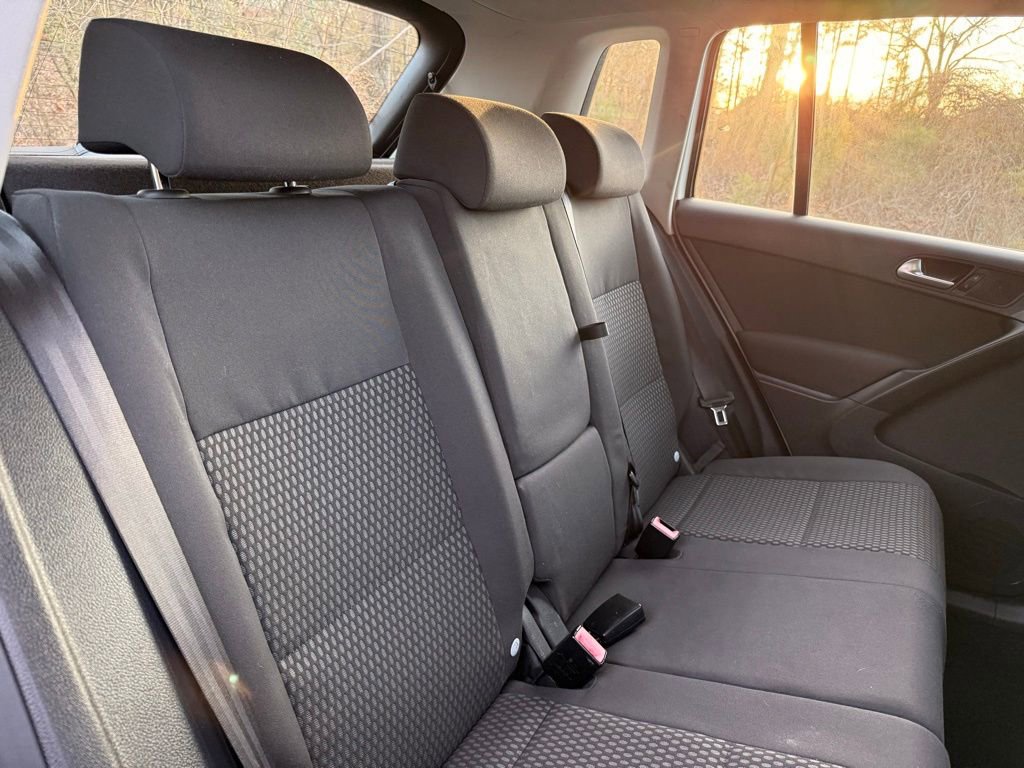 Used 2011 Volkswagen Tiguan S image 26