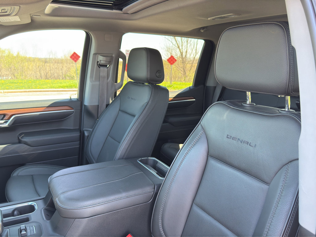 Used 2023 GMC Sierra 1500 Denali w/ Technology Package AWD/4WD image 20