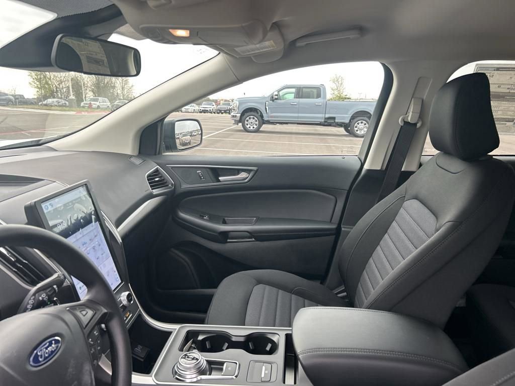 New 2024 Ford Edge SE image 15