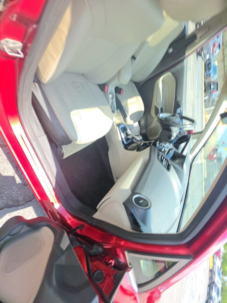 Used 2016 Ford Fiesta Titanium FWD image 33