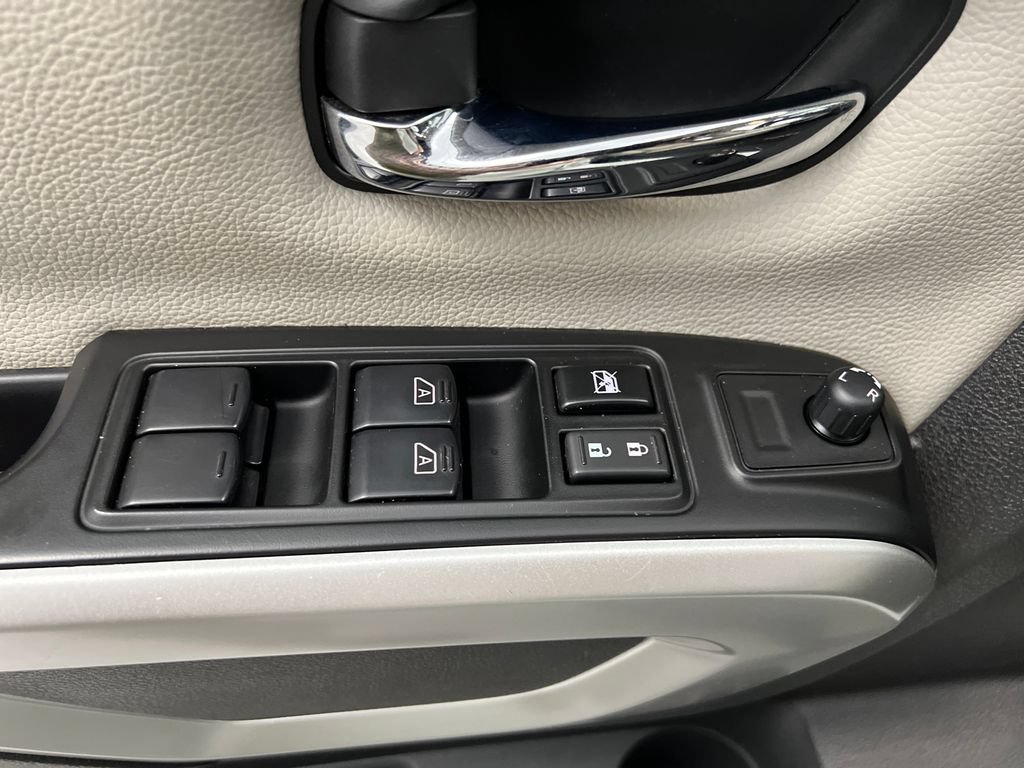 Used 2024 Nissan Titan SV w/ SV Convenience Package AWD/4WD image 15