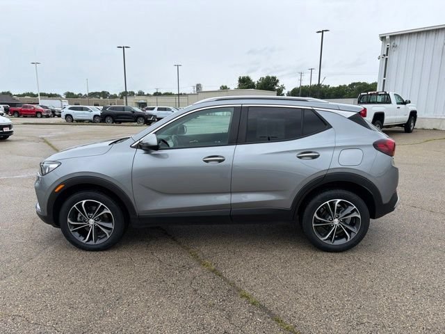 Used 2023 Buick Encore GX Select AWD/4WD image 2