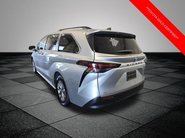 Certified 2023 Toyota Sienna XLE w/ XLE Plus Package AWD/4WD image 4