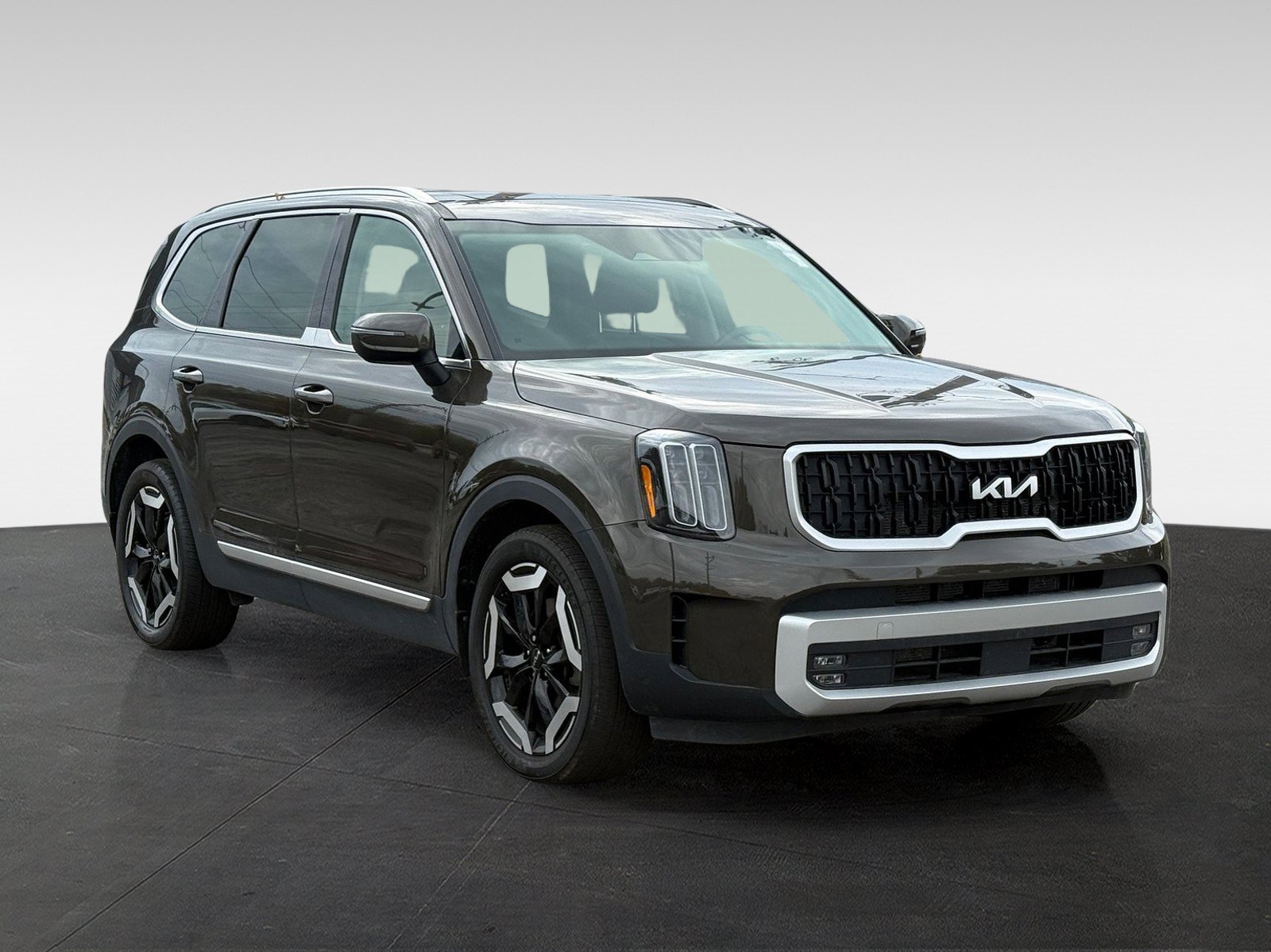 Used 2023 Kia Telluride EX AWD/4WD image 3