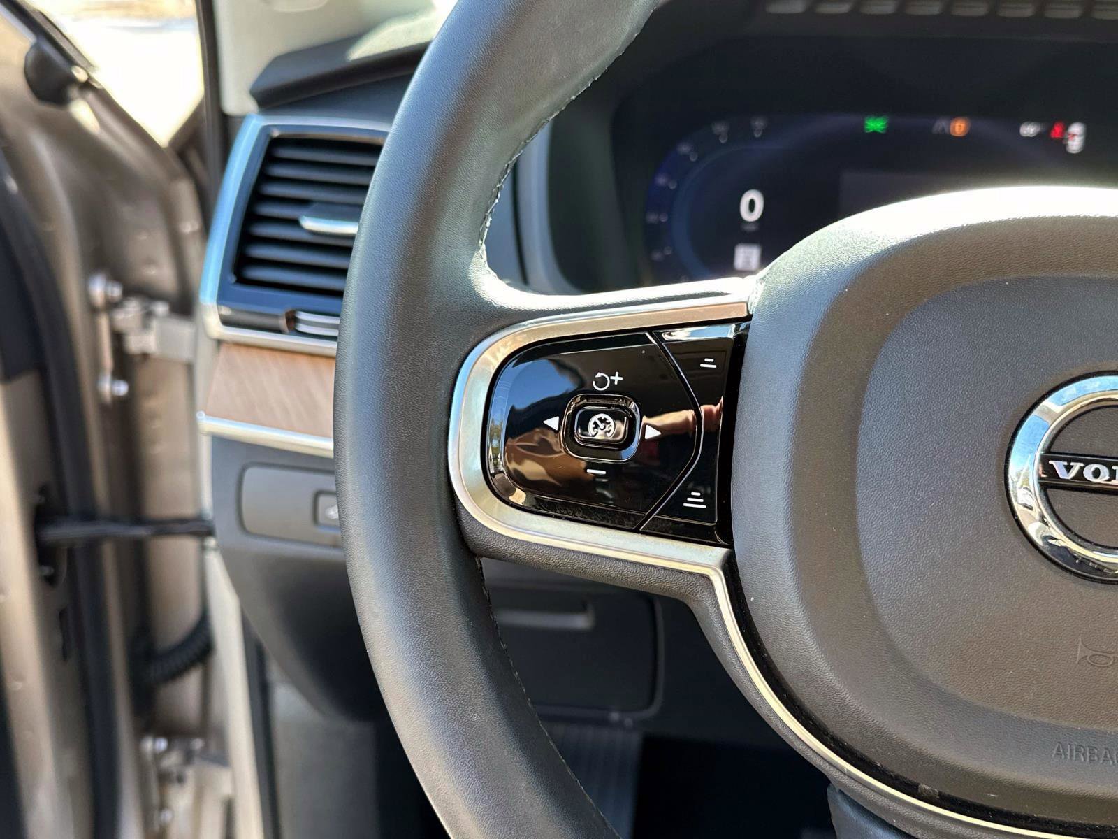 Certified 2024 Volvo XC90 T8 Plus w/ Protection Package Premier image 26