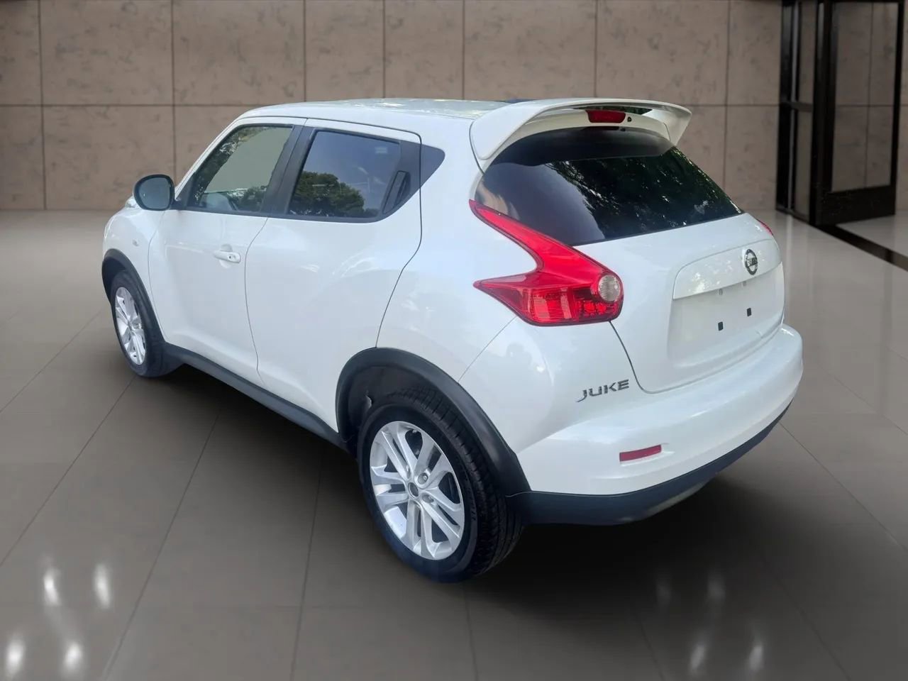 Used 2013 Nissan Juke SV FWD image 4