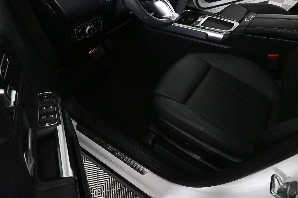 Used 2025 Mercedes-Benz GLB 250 image 6