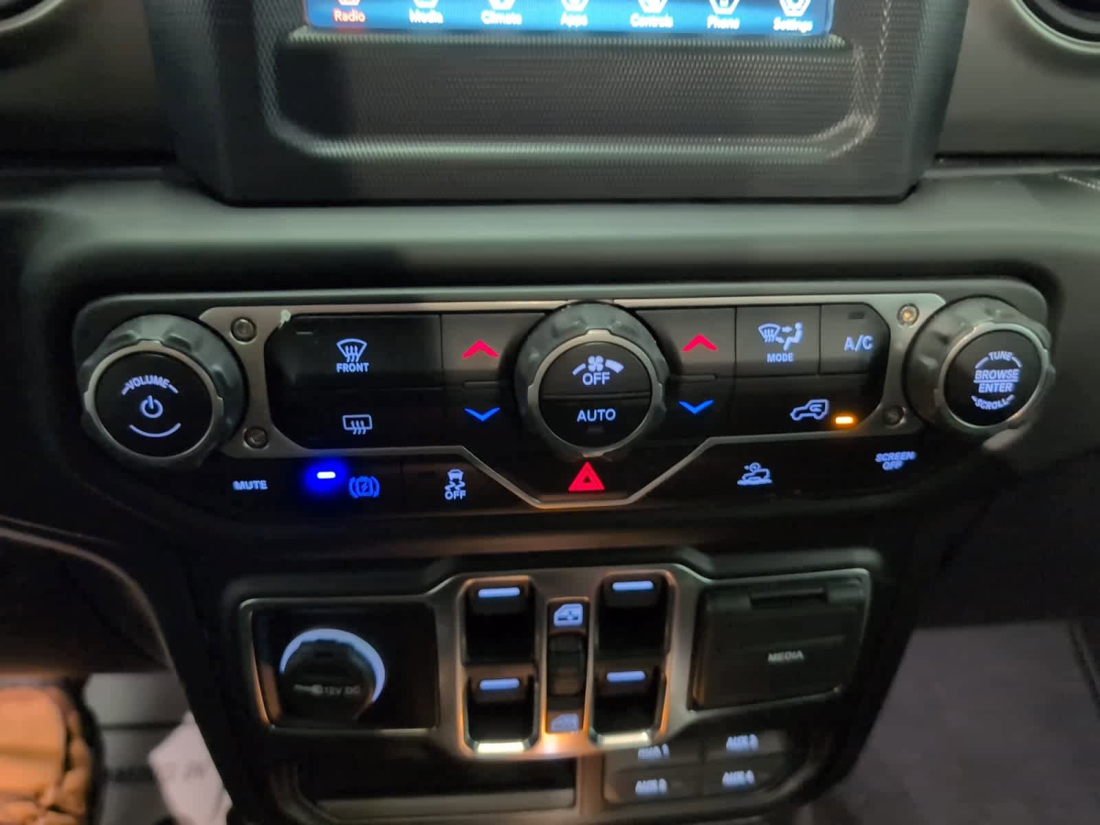 Used 2023 Jeep Wrangler Unlimited image 24