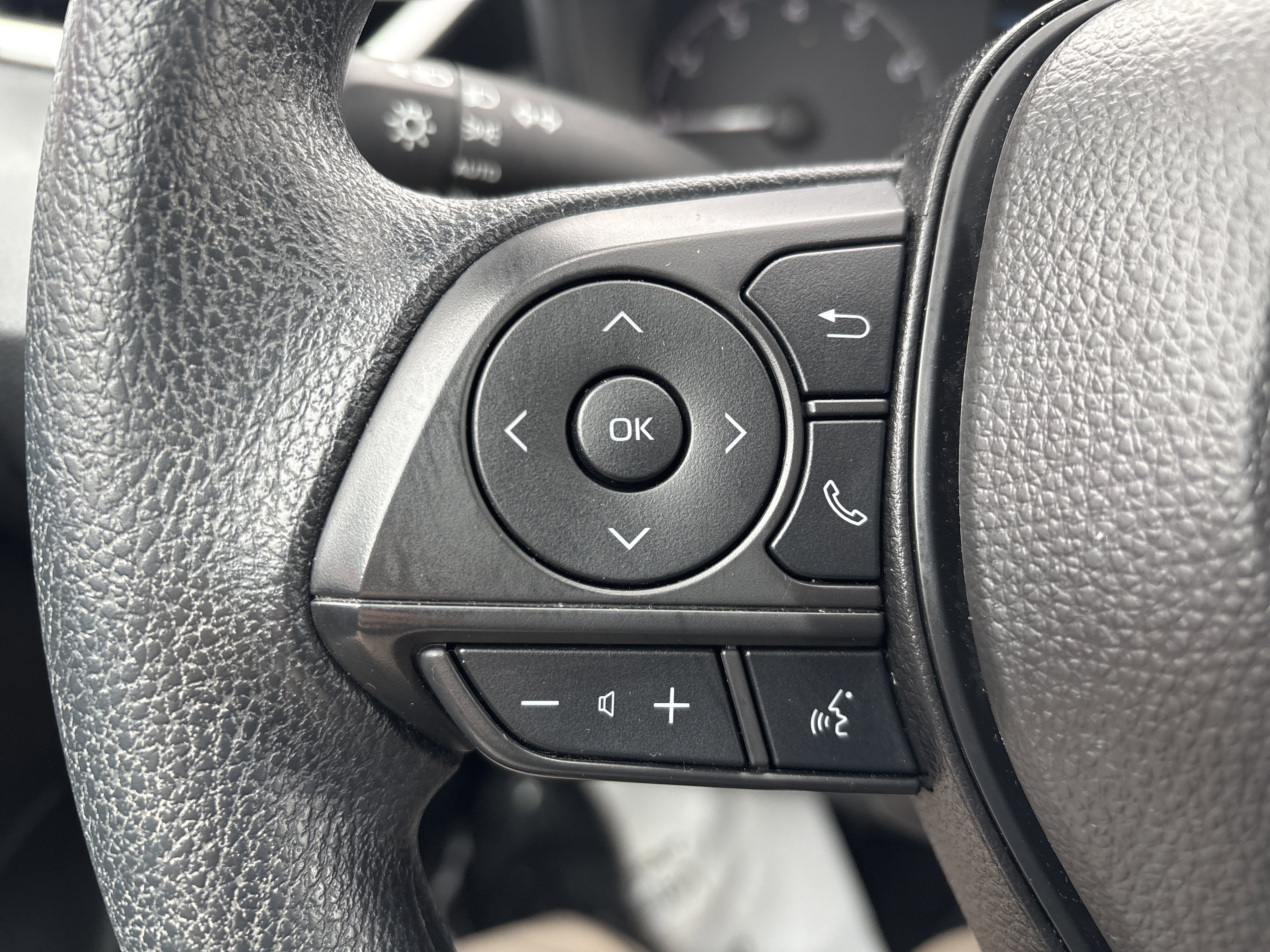 Certified 2025 Toyota Corolla LE image 21