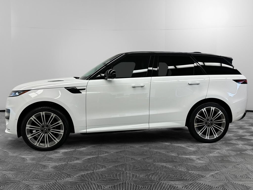 Used 2024 Land Rover Range Rover Sport Dynamic SE AWD/4WD image 2