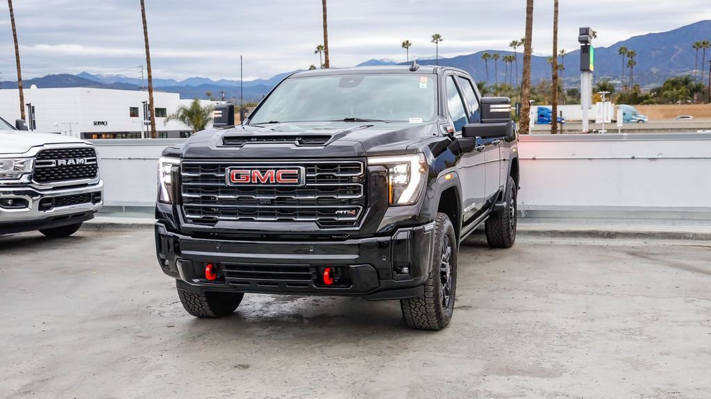 Used 2025 GMC Sierra 2500 AT4 image 4