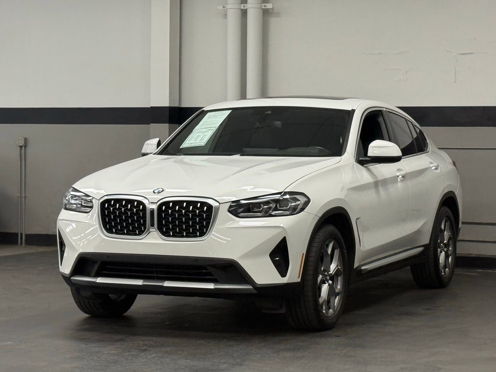Used 2023 BMW X4 xDrive30i w/ Convenience Package image 6