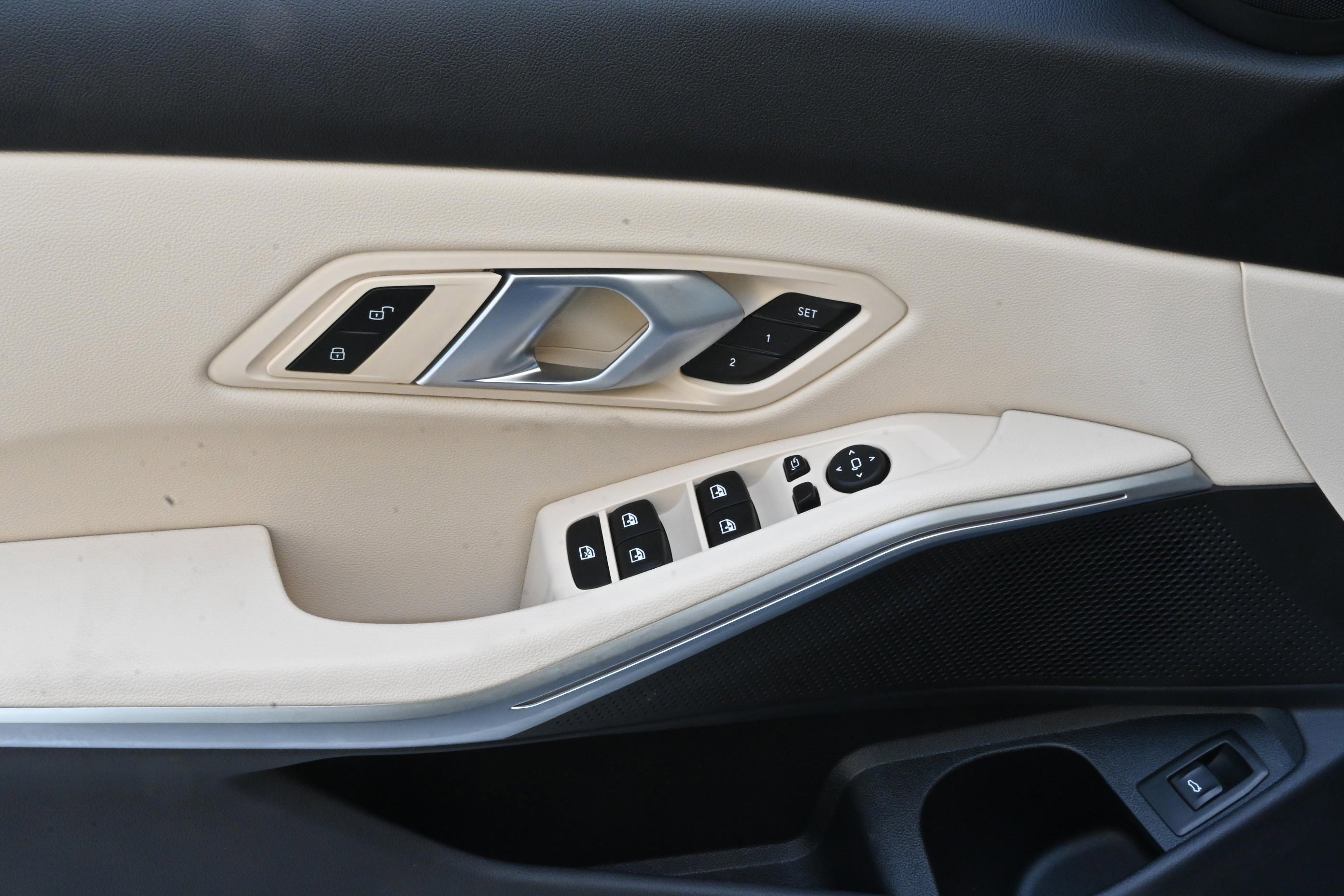 Certified 2025 BMW 330i Sedan image 27