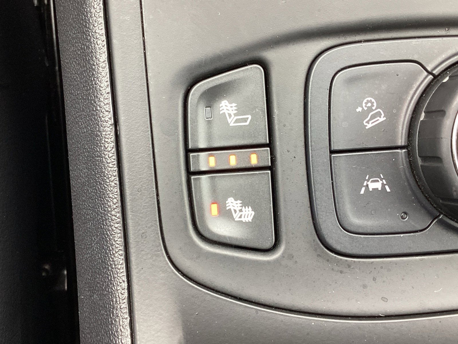 Used 2023 GMC Terrain SLE w/ Driver Convenience Package image 6