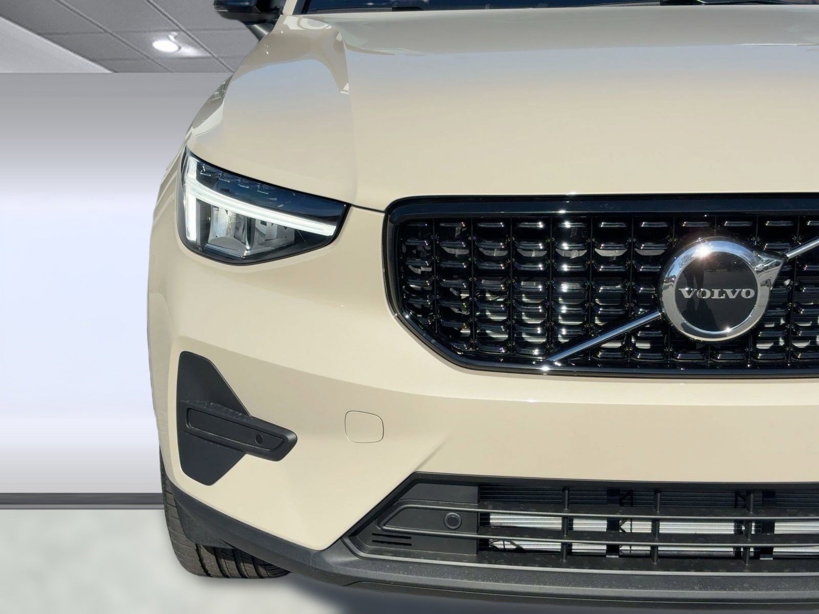 New 2026 Volvo XC40 B5 Core w/ Climate Package image 27