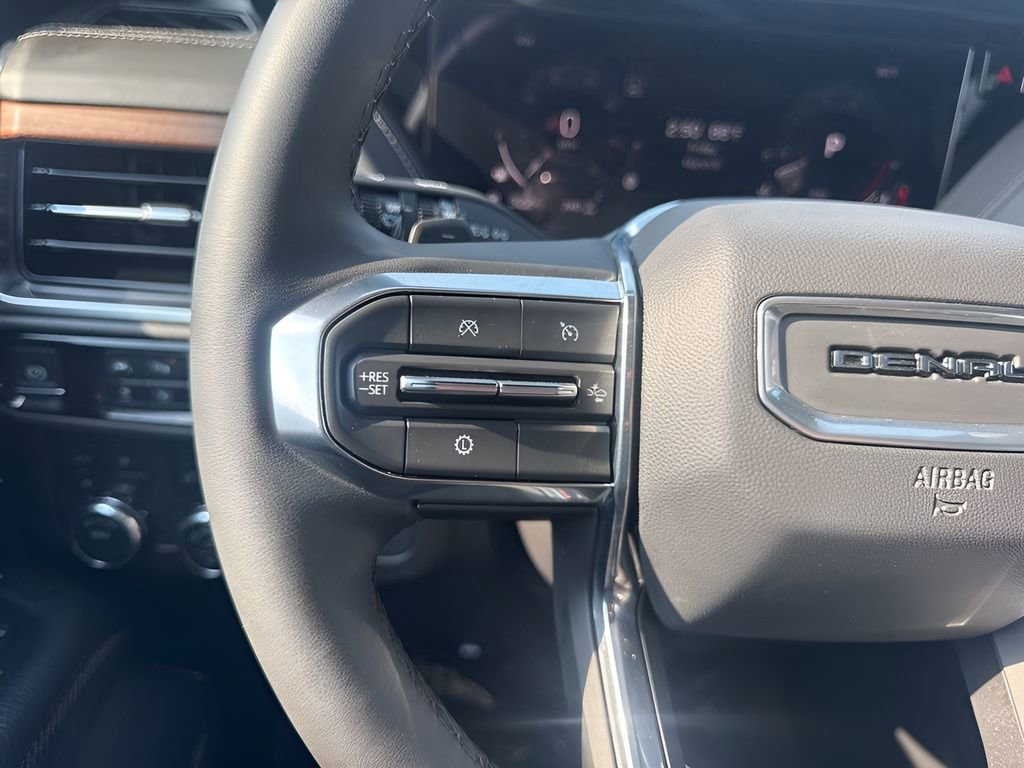 Used 2025 GMC Yukon Denali image 16